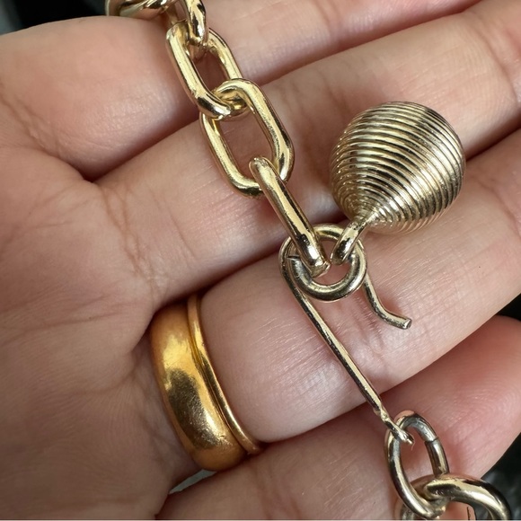 1950s Signed Coro Set (Gold Tone Necklace + Clip on Earrings) Bib Choker Collar - Picture 13 of 13